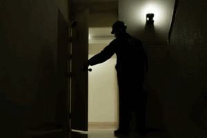 Ausgesperrt in Duisburg: So behalten Sie einen kühlen Kopf (und sparen Geld)