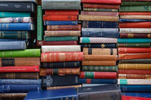 Alte Schulbücher: Sinnvolle Wege zur Wiederverwendung & Verkauf
